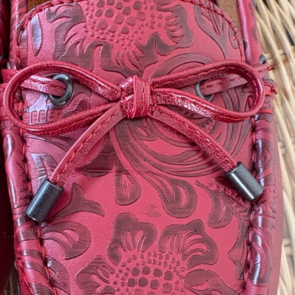 NWOT BOC Women's Red Patterned Loafers Size 8.5 - Picture 4 of 8